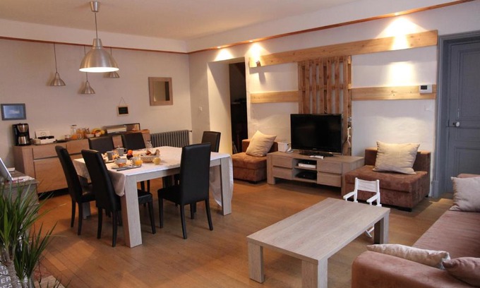 Saint-Priest Bed & Breakfast | Discover La Grange des Griottiers with Oceanfront Pool Access