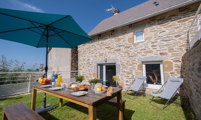 Les Hermaux House | Family-Friendly Stay at La Grange des Hermaux with Kitchen