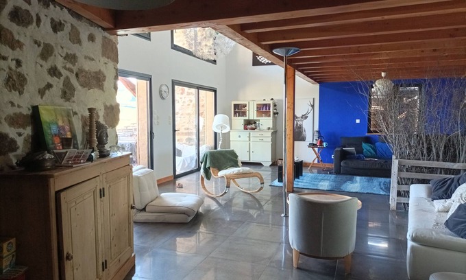 Dareize House | La Grange: Ideal Family Retreat with Pool & Ocean Views