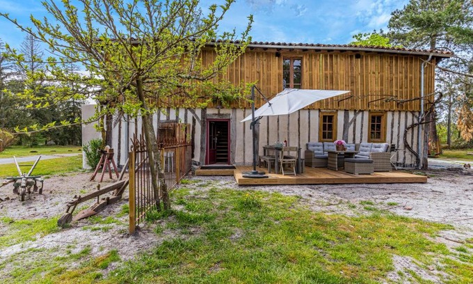 Trensacq House | Discover La Grange: Guest Rated 9.5, Pet-Friendly Retreat