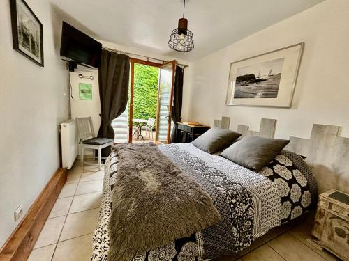 Pennedepie Bed & Breakfast | LA GRIOTTE 2: Spa, Pool & Child-Friendly Retreat