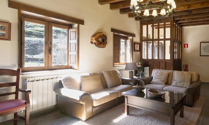 Cremenes House | Discover La Hospedería de Salamón: Family-Friendly Retreat