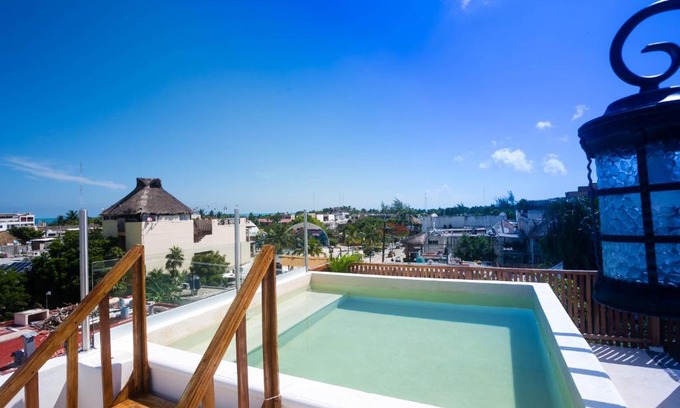 Downtown Holbox Apartment | Cozy La HouseFina: Family-Friendly with Pool Access
