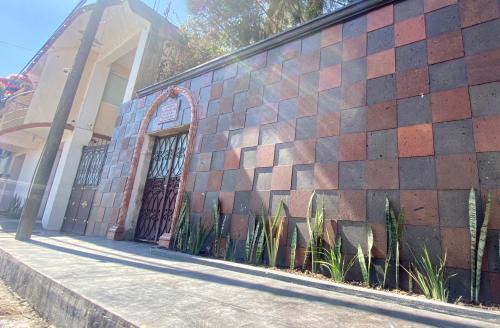 San Lorenzo House | Inviting La Huerta de Don Felipe: Pet-Friendly Escape