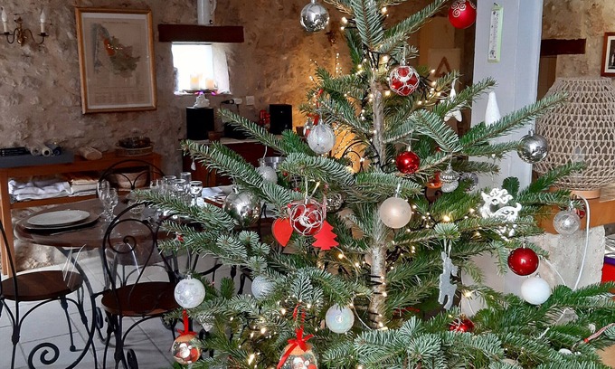 Limeyrat House | La Jandrine – Charming House with Private Heated Pool and Large Enclosed Garden
