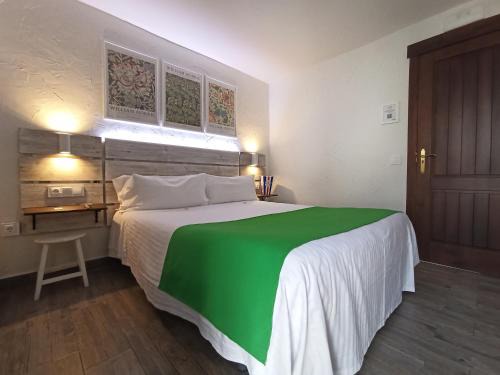 Zahara de la Sierra Hotel | Child-Friendly Casa Hotel LA JARANA with Great Reviews