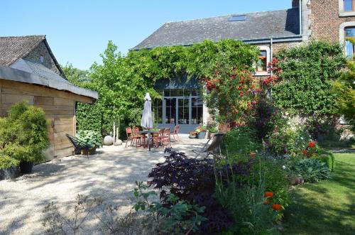 Amonines Bed & Breakfast | Ideal Family Retreat at La Jardinière with Breakfast & Kitchen