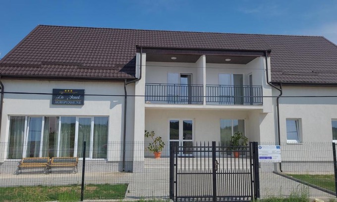 Ciupercenii Noi House | Experience Family Comfort at La Jenel - Rated 9.3/10