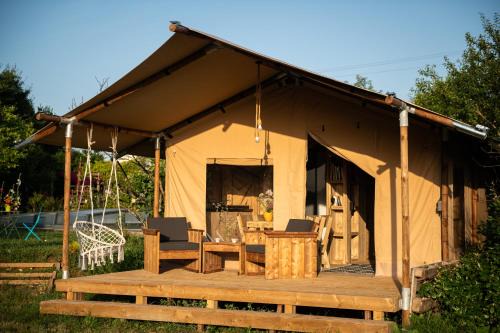 Le Gue-d'Allere Cabin | Experience the African Lodge with Pool & Ocean Views
