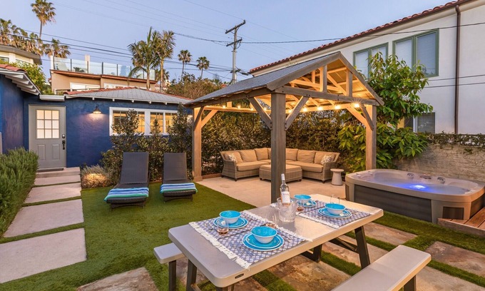 La Jolla Shores House | Oceanfront Bliss: B5331 La Jolla Beach Retreat