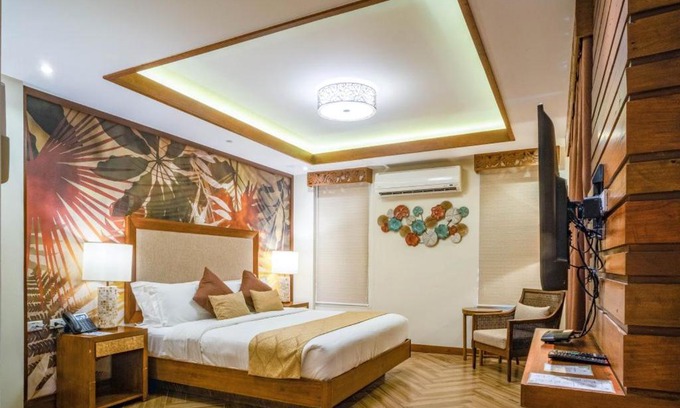 Bagac Resort | Pet-Friendly La Jolla Beach Resort with Pool & Breakfast