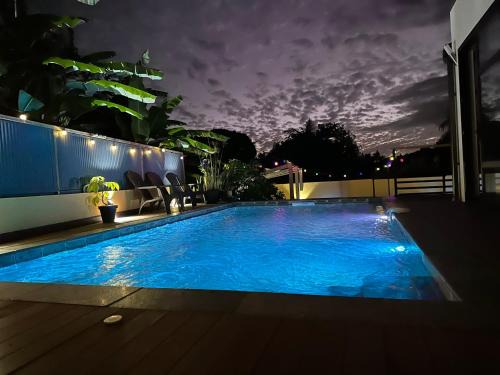 Saint-Joseph Villa | Relax at La KAZA-De-LINE: 4-Star Oceanfront Retreat
