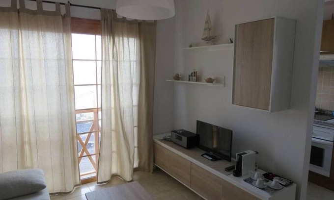 Pajara Apartment | Ocean View Retreat at La Lajita with Spa & Breakfast