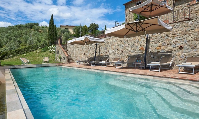 Nozanno Villa | Discover La Limonaia: Poolside Retreat in Lucca