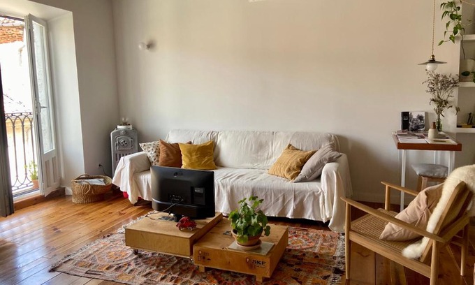 Burgos Apartment | Family-Friendly Retreat at La Linterna de San Lorenzo