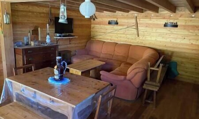 Villar-Saint-Pancrace House | Experience Chalet Dalpage La Lise with Cozy Kitchen Amenities