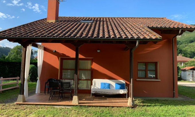 Cangas de Onis House | La Llosona: Guest Rated 9/10 with Family & Pet Amenities