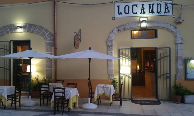 Centro Storico Bed & Breakfast | Family-Friendly Dining at La Locanda al Castello