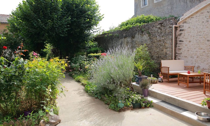 Latille Bed & Breakfast | Discover La Loge des Fées: Family-Friendly with Breakfast