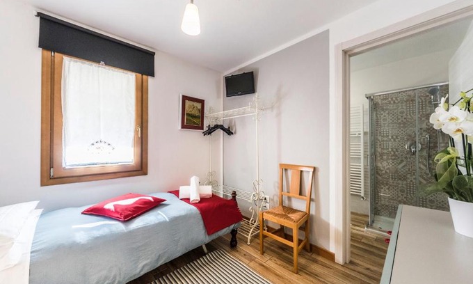 Angarano House | Discover LA LOGGETTA: Pet-Friendly Affittacamere with Breakfast