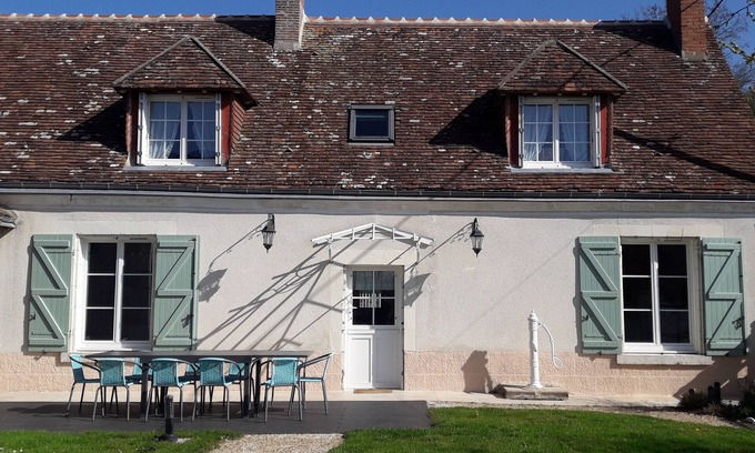 Dierre House | Family Retreat in Touraine: Pet-Friendly with Pool & Spa