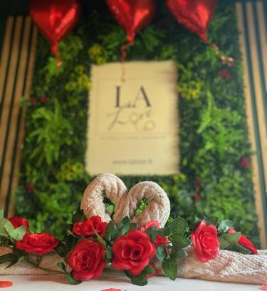 Saint-Loup Hotel | Romantic Escape at La Love - Love Room Marseille