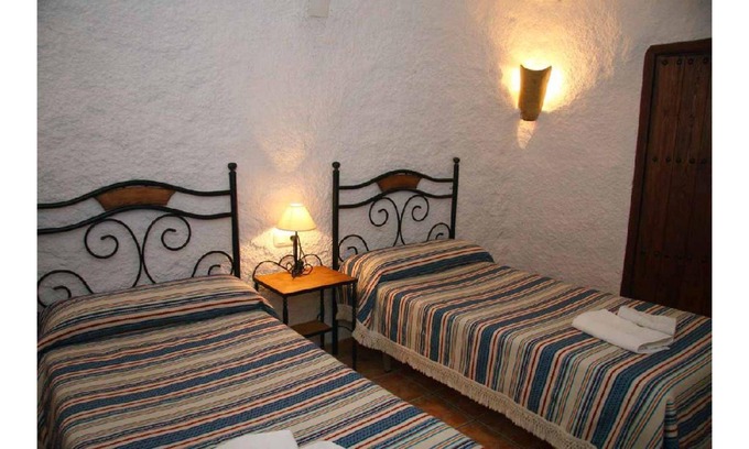 Zujar House | Experience La Lumbre Cave - AlQulayat Caves, Spa & Breakfast