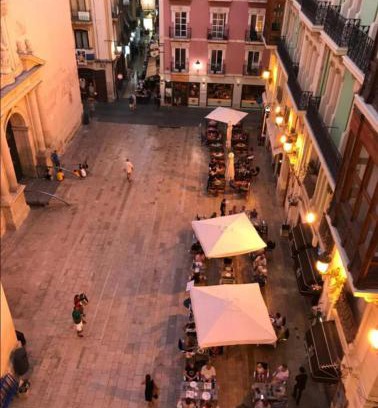 Alicante City Centre Apartment | La Luna Apartment by the Sea
