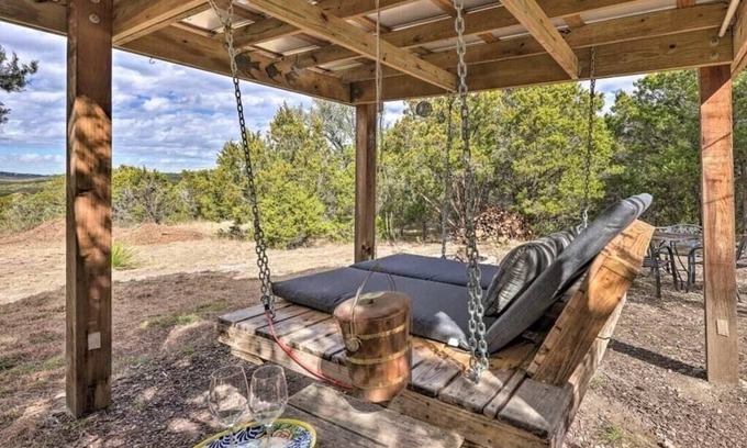 Wimberley Cabin | La Luna: Private Cabin with Hot Tub & Spectacular Views