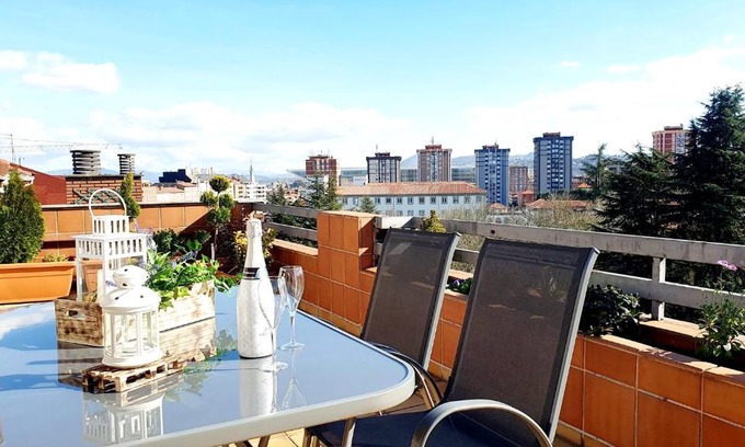 El Cristo y Buenavista Apartment | Discover La Luz de Acevedo: Family-Friendly Retreat