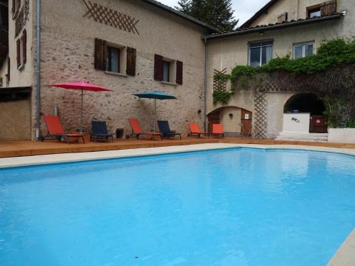 Venterol Bed & Breakfast | Inviting La Méridienne: Oceanfront Rooms with Pool Access