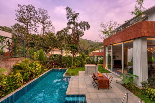 Mapusa Villa | Experience La Macedo Estate: Oceanfront Bliss Awaits
