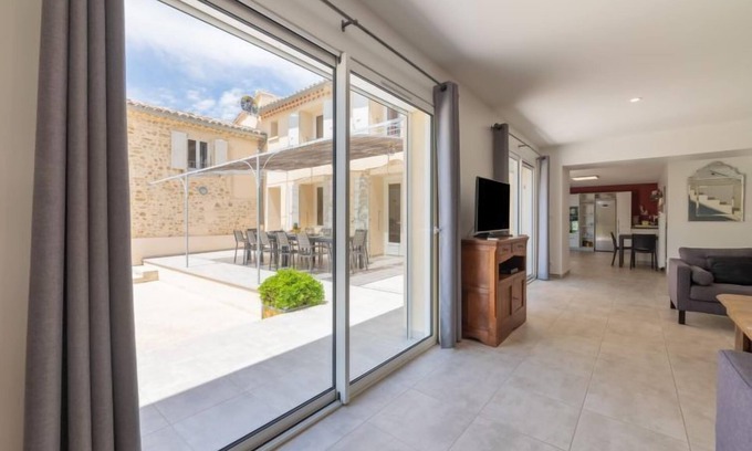 Valreas House | Indulge at La Machotte: Guest Rated 9.8 with Private Pool