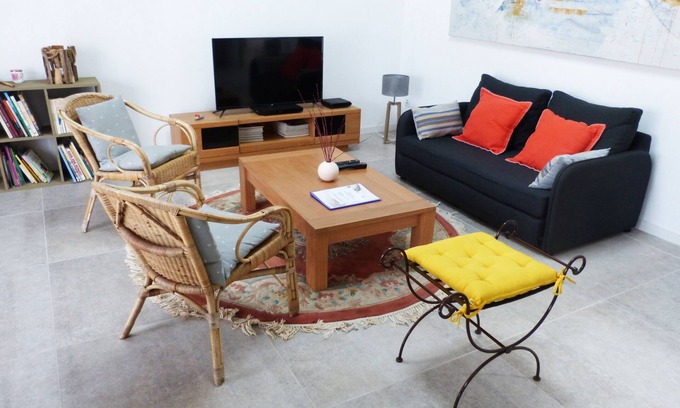 Cabannes House | Unforgettable Stays at LA Magdeleine with Ocean Views