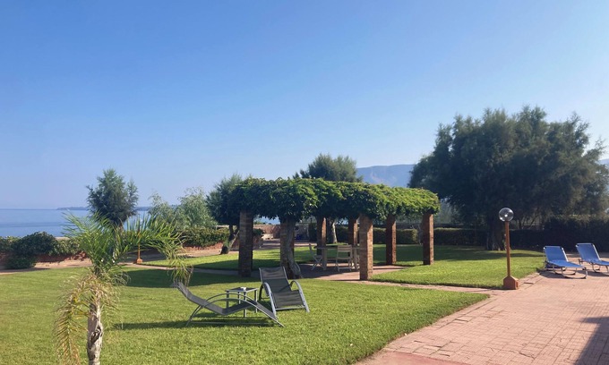 Trappeto Villa | Oceanfront Villa Magnolia White in Palermo - Rated 10/10