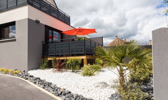 Port-en-Bessin-Huppain House | Experience La Maison d'Harold at Normandy's Historic Beaches