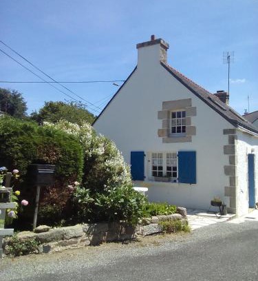 Saint-Tugdual House | Discover La Maison bleu: Oceanfront Bliss Awaits You