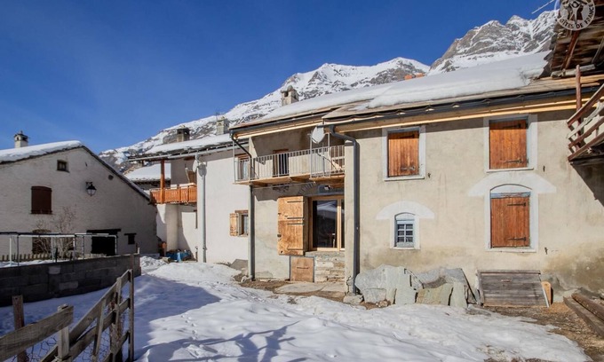 Bessans House | Discover LA Maison Bleue - Bessans: Family-Friendly Retreat