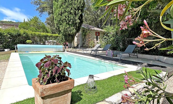 Lorgues House | Welcoming La Maison D'angèle: Family Retreat with Pool