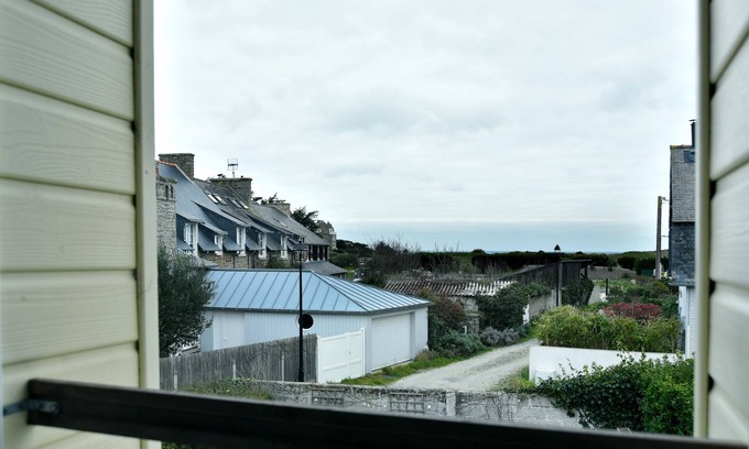 Saint-Briac-sur-Mer House | Discover La Maison des Rivages: Oceanfront Bliss Awaits