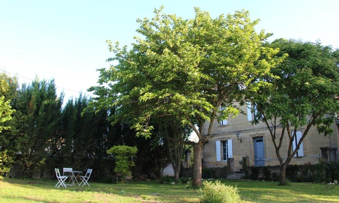 Espiet Bed & Breakfast | Discover La Maison De: Perfect for Families and Comfort Seekers