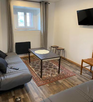 Jars House | Family-Friendly Retreat at La Maison de Jars Awaits You