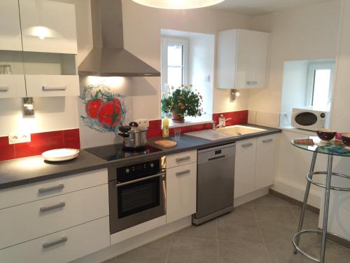 Aisy-sous-Thil House | Pet-Friendly Retreat at La Maison de Jeannot - 8.9/10 Rating