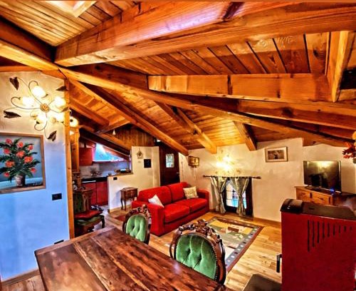 Pallusieux Apartment | Pet-Friendly Retreat at La Maison de Julie - Guest Rated 9.1