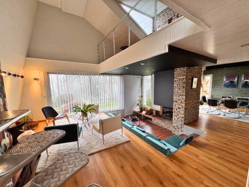 Force Bed & Breakfast | Elegant Stay at La Maison de l'Orbière with Family-Friendly Amenities