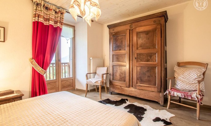 Arith House | Pet-Friendly Getaway at Chez Lisé - Arith Gîte with Lake Views