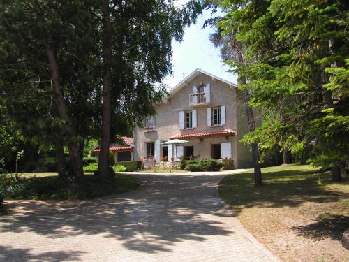Le Puy-en-Velay Villa | Experience Comfort at La Maison de Mireille - 4 Star Stay