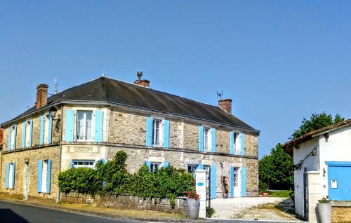 Thire Bed & Breakfast | Experience Oceanfront Bliss at La maison de Thiré