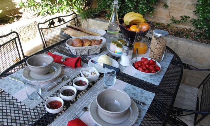 Sernhac Bed & Breakfast | Perfect Getaway at La Maison De Vélina - 10/10 Guest Rated