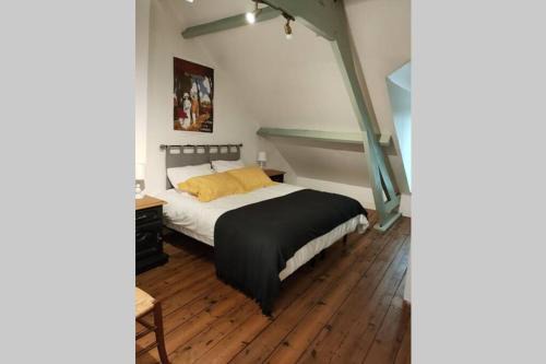 Montreuil-sur-Mer House | Guest Rated 9.1: La Maison de Valy - Family-Friendly Escape